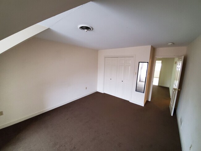 Building Photo - 34 S Hanover St