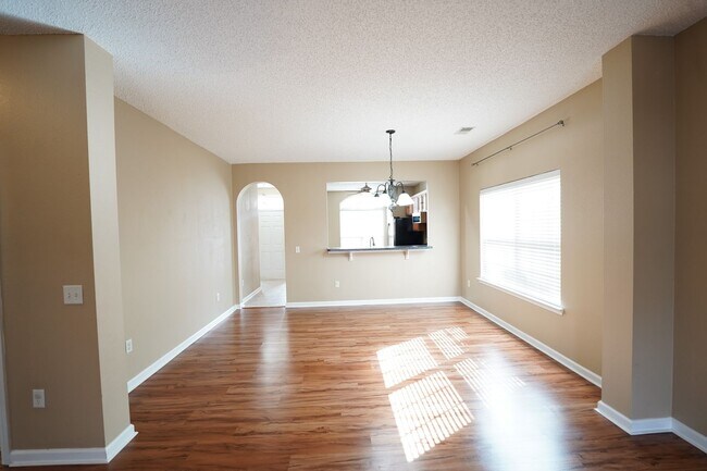 Building Photo - Coming Available!