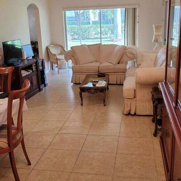 Building Photo - 1651 Oak Berry Cir