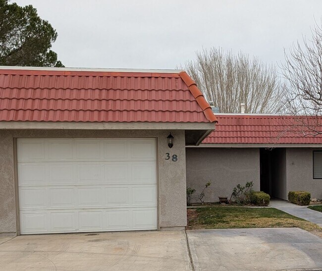 Building Photo - Cute Condo in Silverlakes