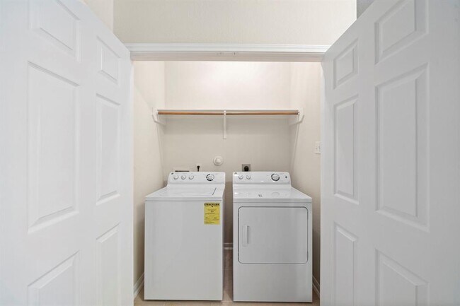 Building Photo - 2407 Lacyberry St