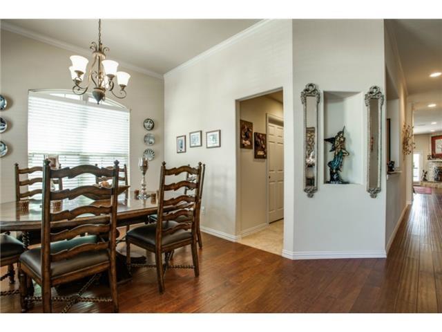 Building Photo - 5641 Hampshire Dr