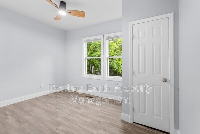 Building Photo - 500 61st St