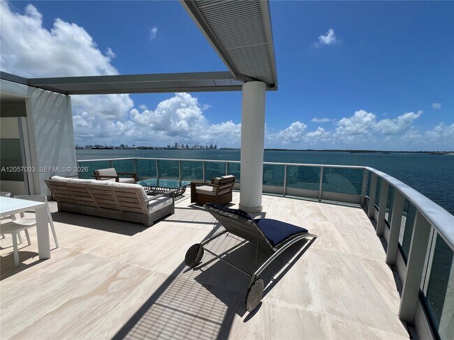 Building Photo - 1331 Brickell Bay Dr
