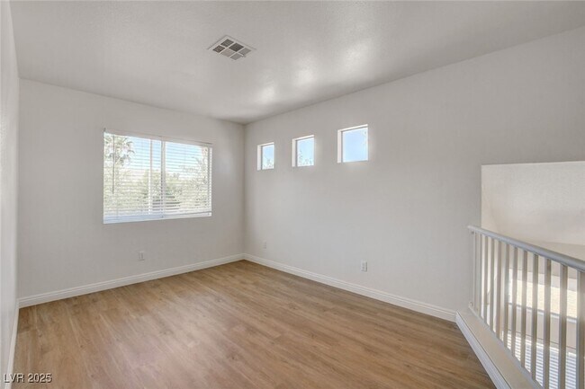 Building Photo - 1441 Iron Springs Dr