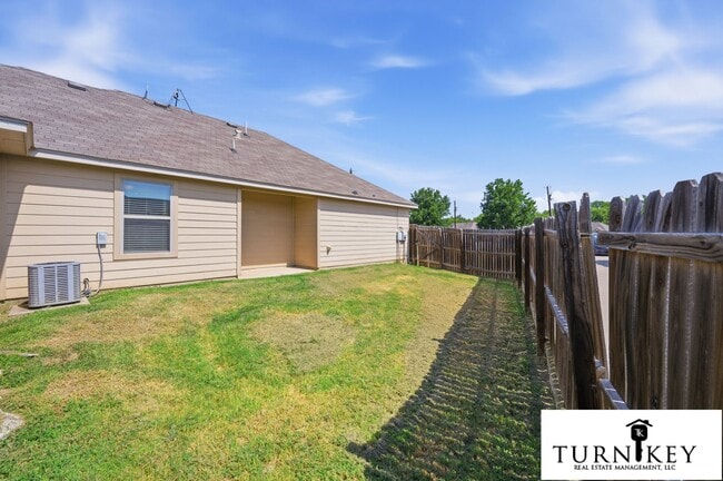 Building Photo - 131 Sunburst Ct