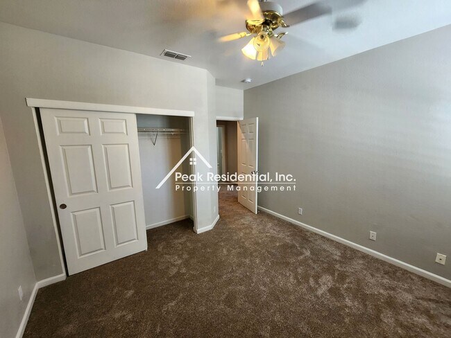 Building Photo - Spacious Stockton 5bd/3ba back up to Elkhorn Golf Club