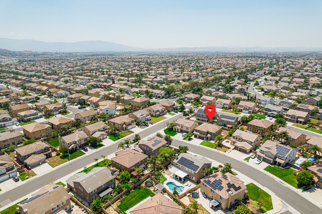 Building Photo - Ideal for Large Families – 6BR/4BA Eastval...