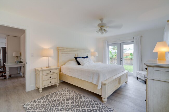 Building Photo - 1036 Coral Dr