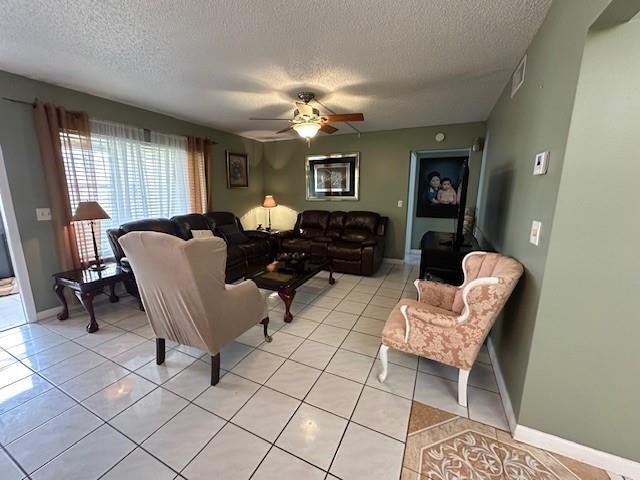 Building Photo - 325 Knotty Pine Cir