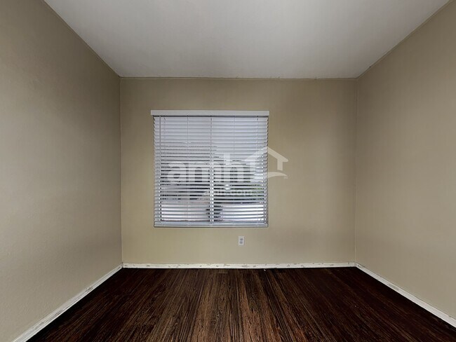 Building Photo - 293 N Slate St