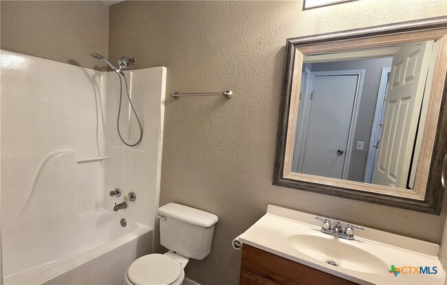 Building Photo - 317 Armstrong St