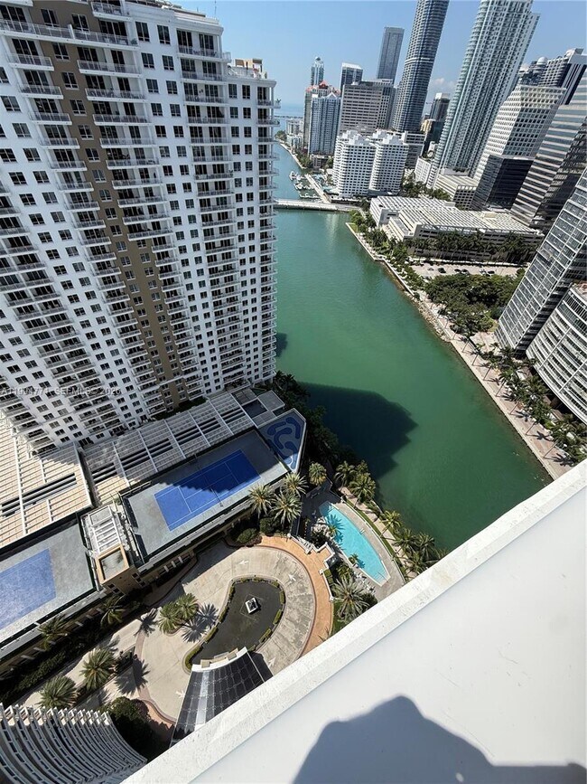 Building Photo - 901 Brickell Key Blvd