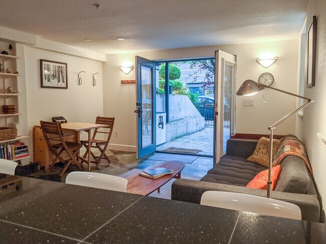 Building Photo - Furnished NW Alphabet district ground leve...