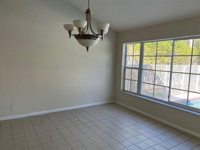 Building Photo - 517 Spinnaker