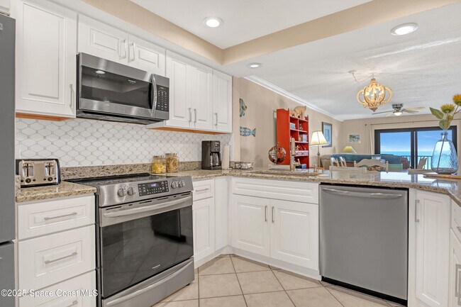 Building Photo - 505 N Miramar Ave
