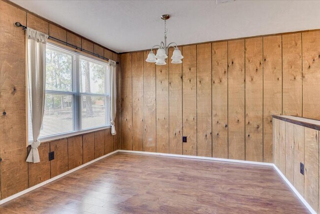 Building Photo - 3823 Fairington Dr