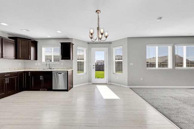 Building Photo - $2,350.00, 3 bed, 2.5 bath located in Peyt...
