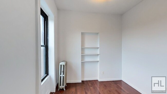 Building Photo - Spacious Clinton Hill 2-Bed 1-Bath / Great...