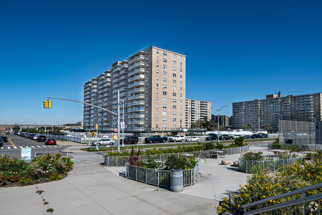 Building Photo - Dayton Towers West III