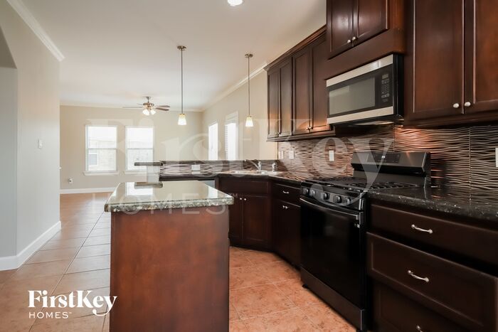 Building Photo - 320 Country Crossing Cir