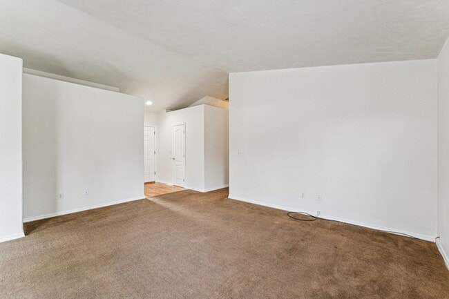 Building Photo - 13402 W Persimmon St