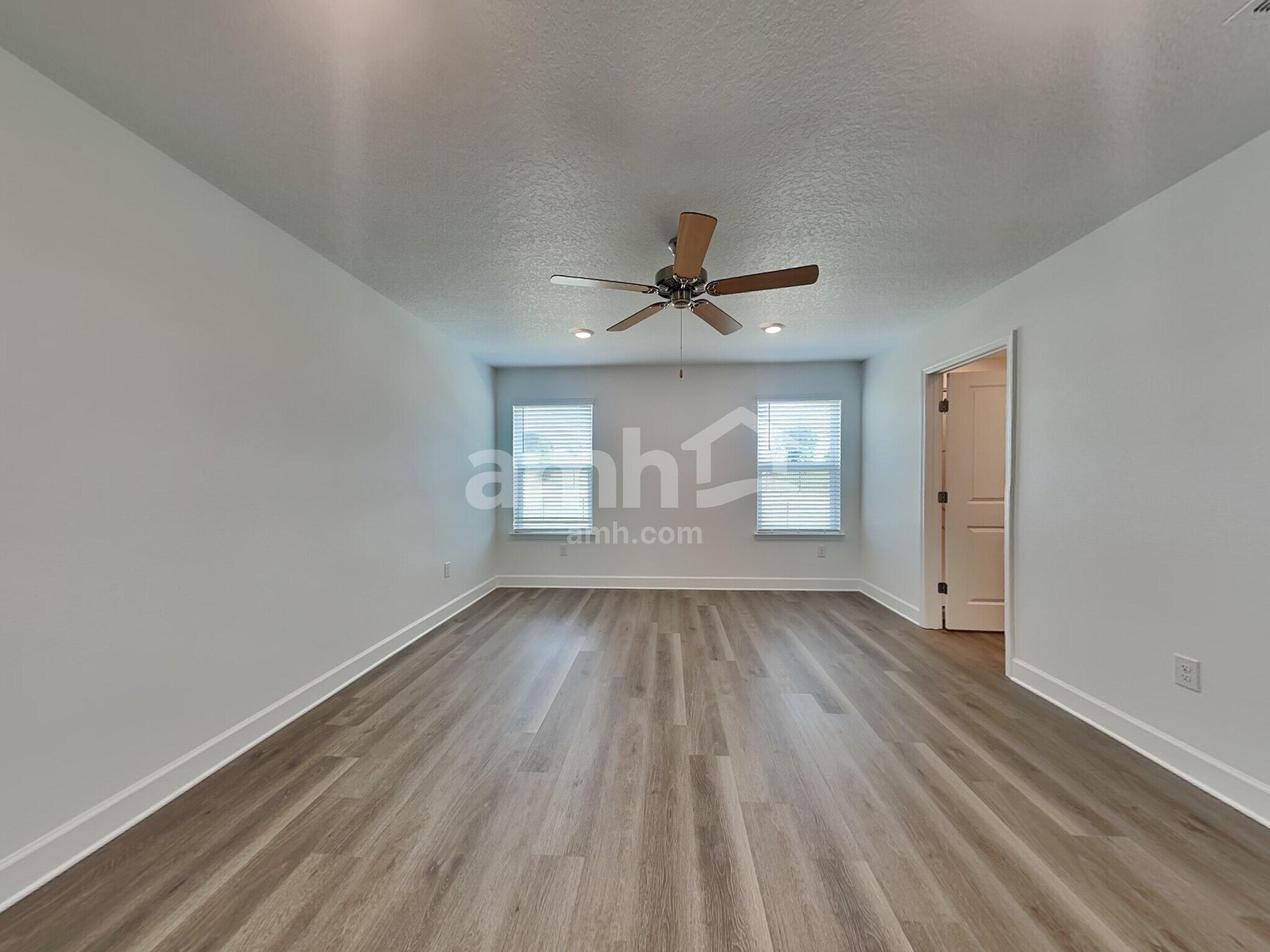 Building Photo - 37869 Dusty Saddle Ln