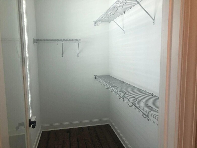 Building Photo - 1531 Washington St