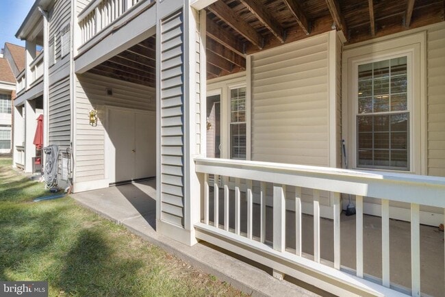 Building Photo - 6944 Ellingham Cir