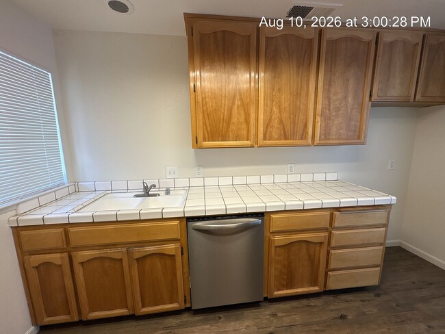 Building Photo - 975 N Lynora St
