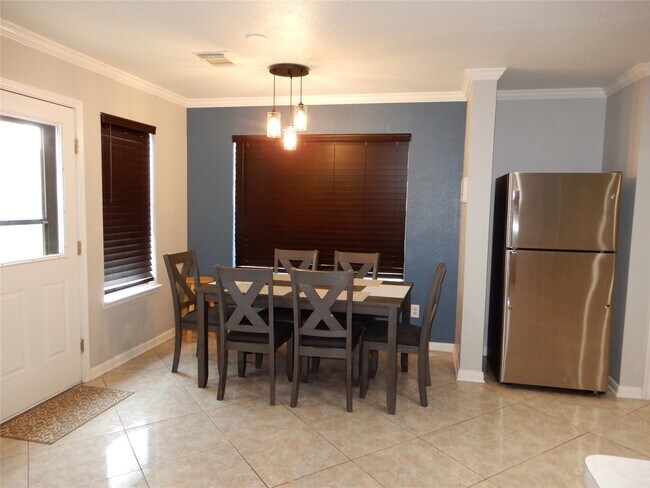 Building Photo - 10030 Victoria Falls Ln