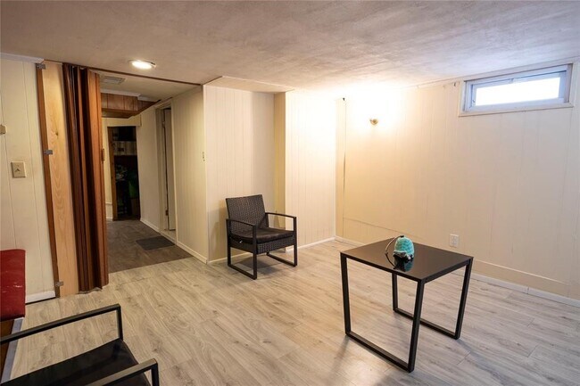 Building Photo - 3613 Vestal Rd