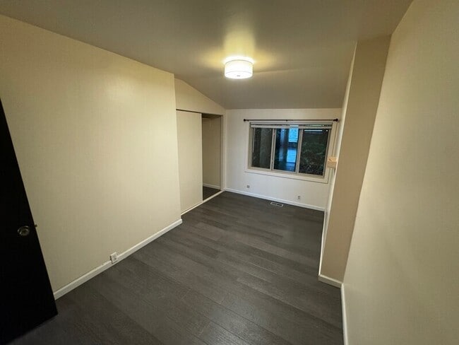 Building Photo - 9803 Rainier Ave S