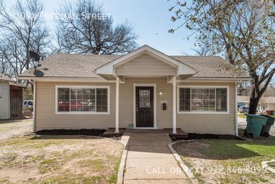 Building Photo - 930 Freeman St