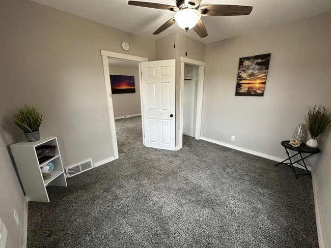 Building Photo - Remodeled 3 bed, 1 bath home for rent.