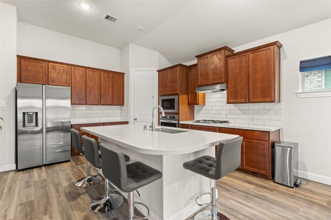 Building Photo - 6027 Thief River Fls Dr
