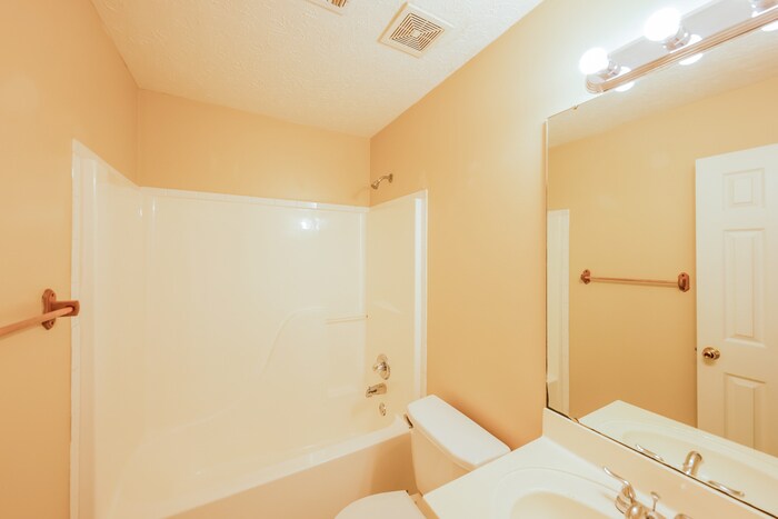 Building Photo - 6355 Sandy Ridge Curv