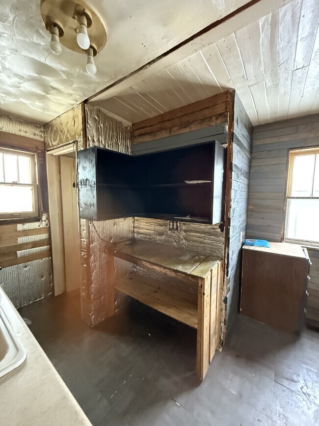 Building Photo - 1512 N Walnut Grove Ave