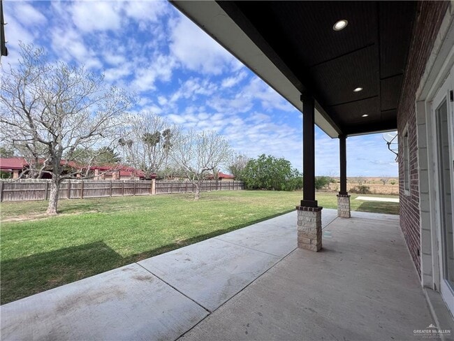 Building Photo - 5605 E Pecan Dr