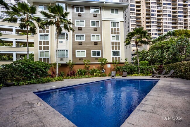 Building Photo - Available April 5th!  2 bedroom, 2 bath, 1-parking condo unit at The Cove Waikiki