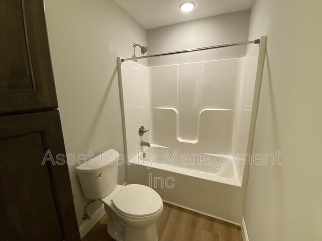 Building Photo - 252-254 Highland Avenue - 254