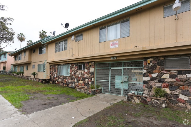 Primary Photo - 4029 Gelber Place