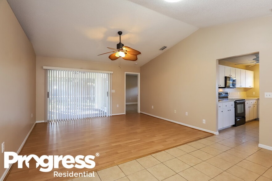 Building Photo - 4208 76th Dr E