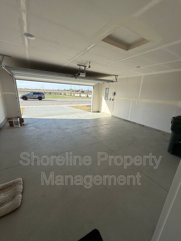 Building Photo - 1870 W Unforgettable St