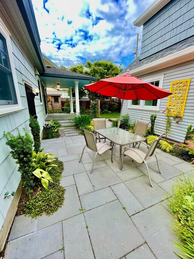 Building Photo - Well Maintained- 3 bed 2 bath Home - Piedm...