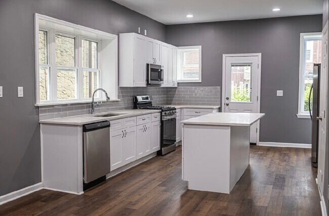 Building Photo - 5234 Walton Ave