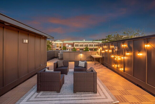 Building Photo - 1701 Portland Ave