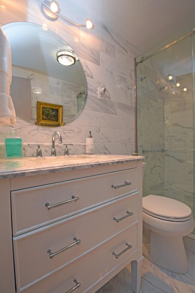 Bathroom - 2324 Madison Rd