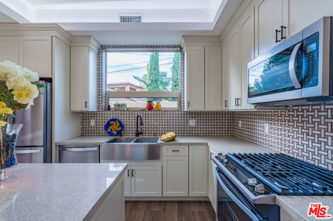 Building Photo - 3035 Wesley St