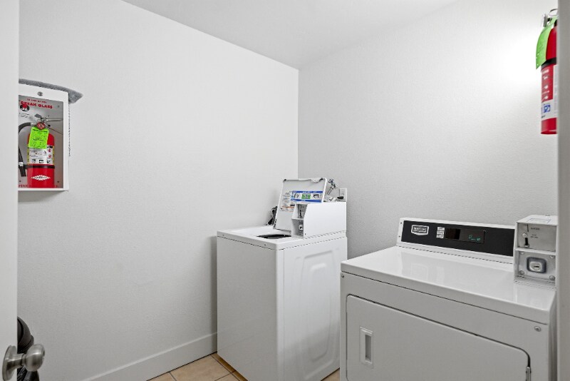 Building Photo - 172 W Clinton Ave